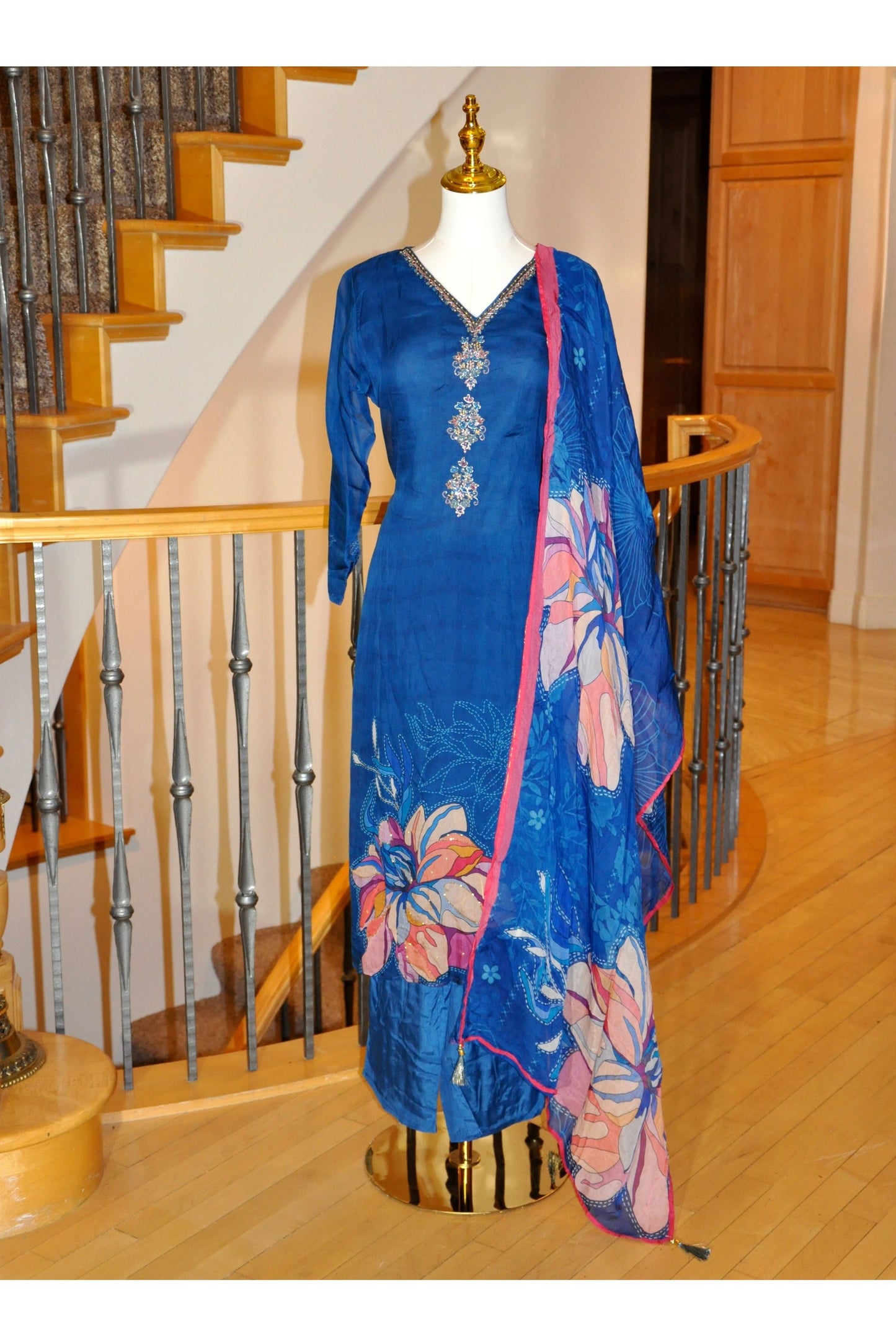 Blue 3-Piece Kurta Set with Zari Embroidery, Floral Prints & Rhinestone Detailing
