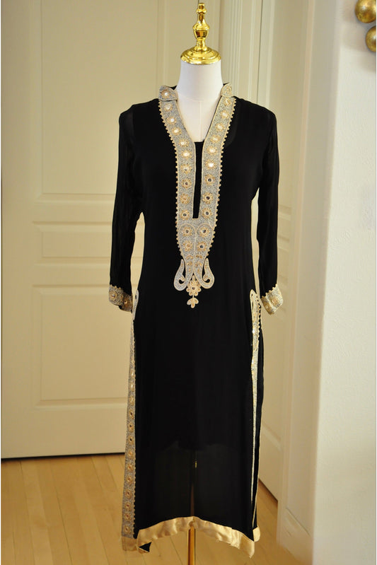 Black Mirror Work Kurti – Elegant Indian Tunic for Versatile Styling