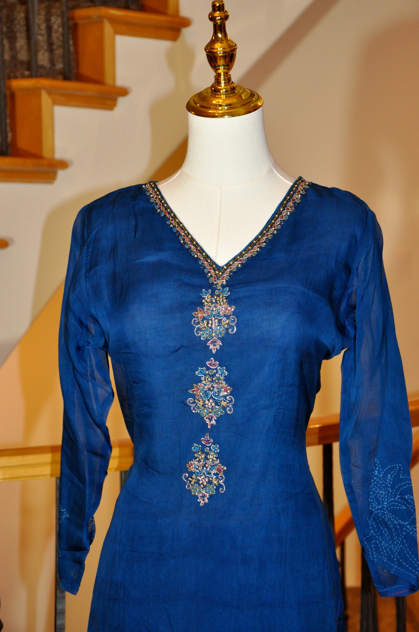 Blue 3-Piece Kurta Set with Zari Embroidery, Floral Prints & Rhinestone Detailing