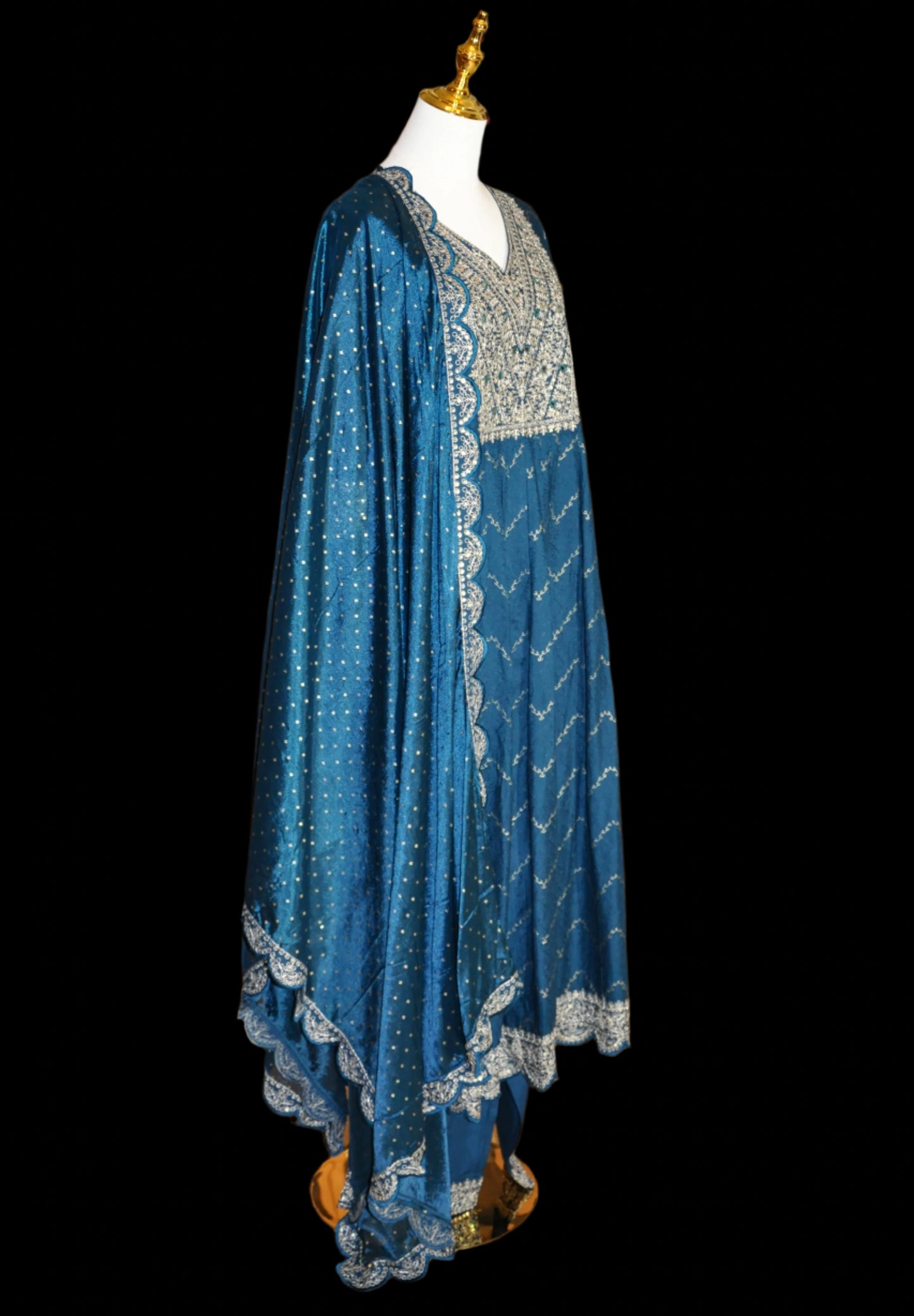 Blue Kurta Set with Zari Embroidery & Velvet Rhinestone Scalloped Shawl